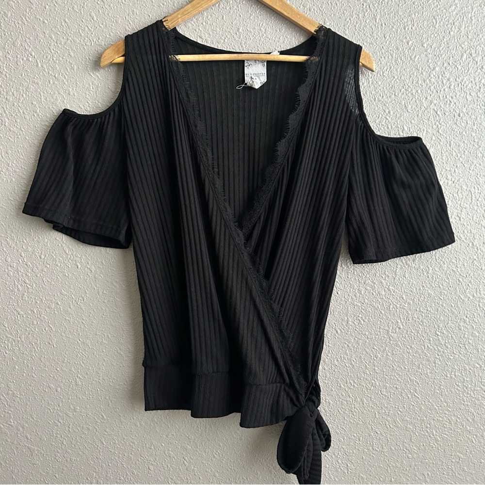 Blu Pepper black cold shoulder v-neck linen blend eyelace‎ lace surplice tie top